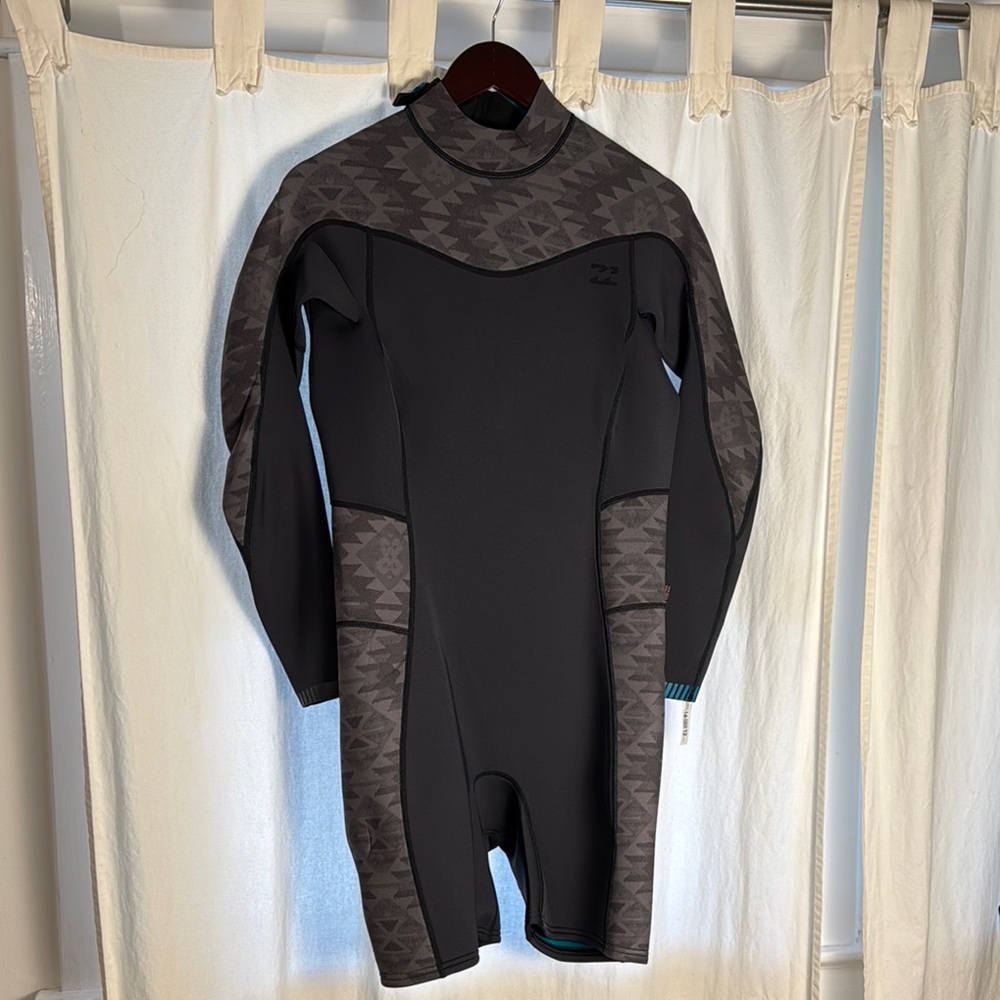 Billabong Black and Gray Springsuit